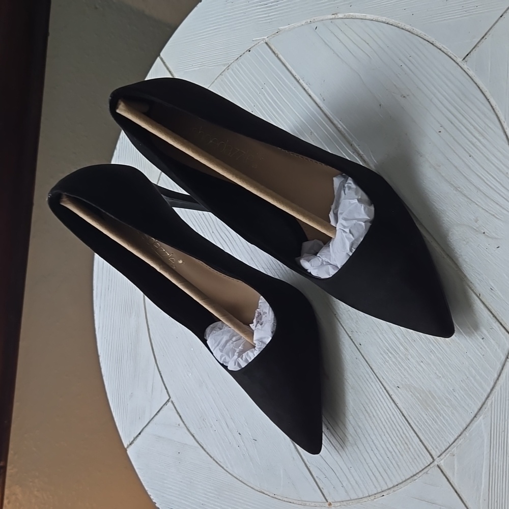NIB 7.5 Black Suede Pointed Toe Heels
